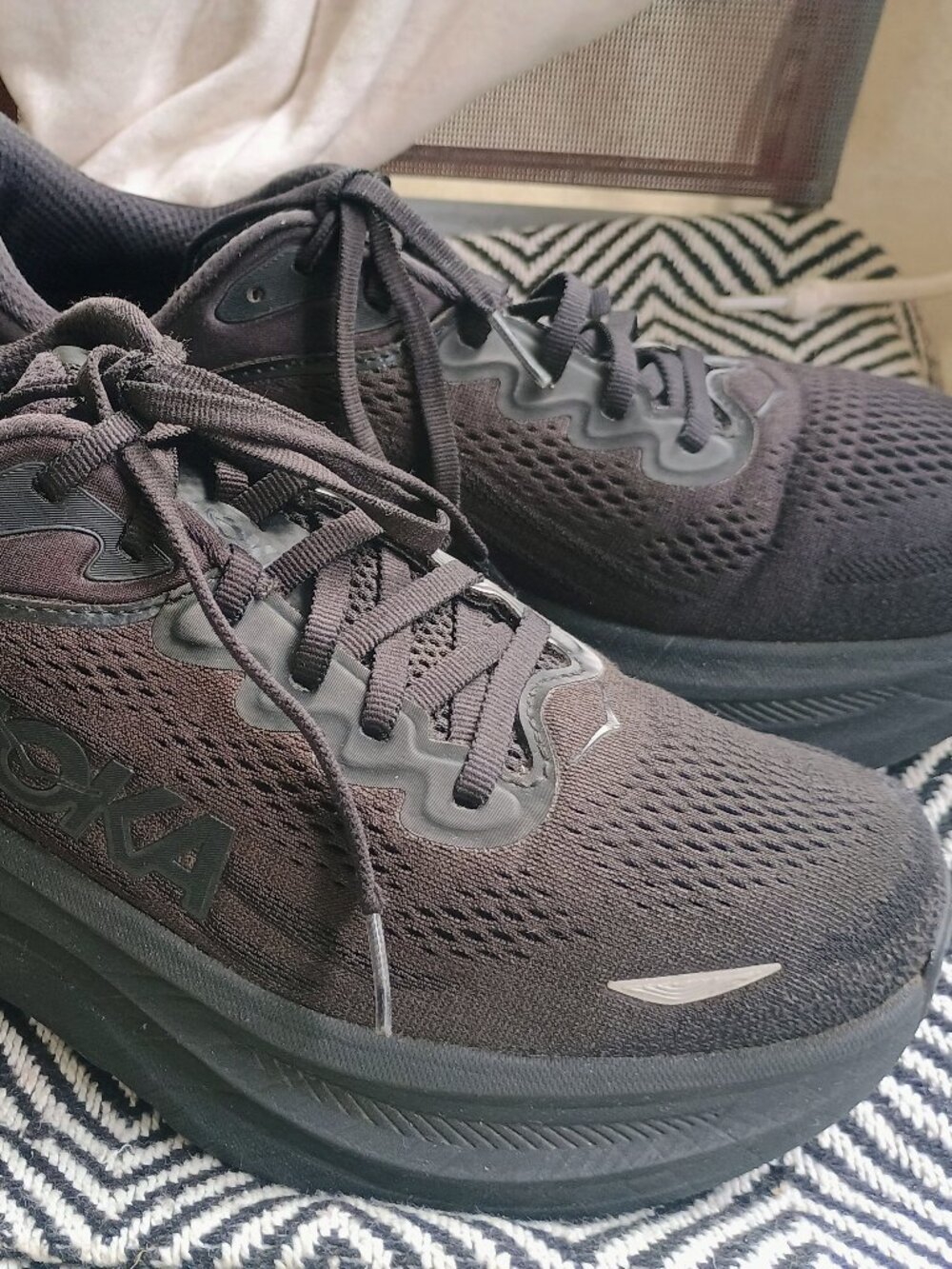 HOKA ONE ONE BLACK RUNNING SHOES SIZE 9D